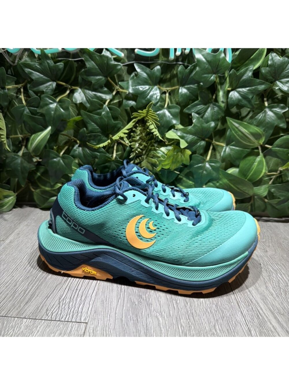 Topo Athletic Ultraventure 3 Shoes Women Sz 8 Teal Orange Hiking Road Running